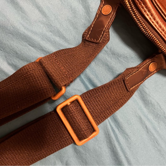 Authentic Louis Vuitton cross body messenger bag. Excellent condition. - Picture 2 of 9